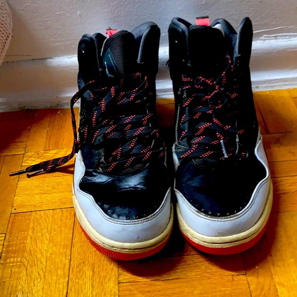 Nike Shoes - Picture 3 of 3